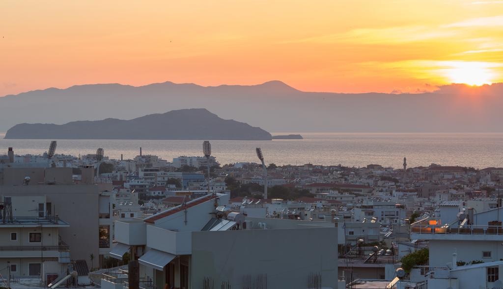 θεόφιλος Ξενοδοχείο
